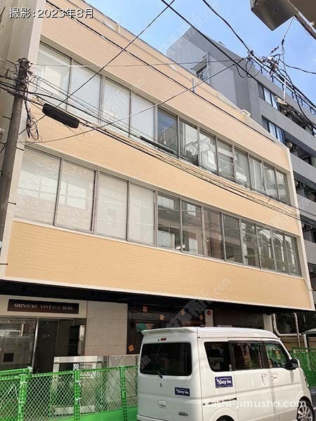 新宿ヴィンテージビルの外観
