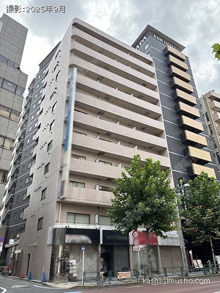 サニープラザ新宿御苑の外観