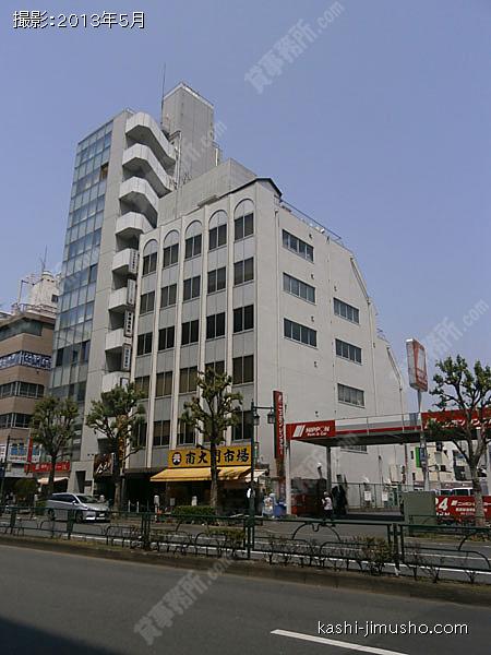 葉山ビルの外観