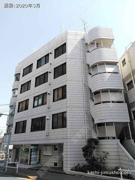 鈴木ビルの外観