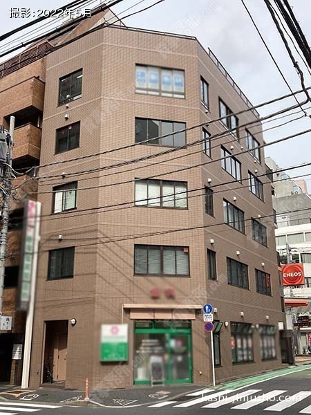 服部ビルの外観
