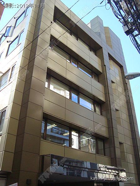 新宿杉山ビルの外観