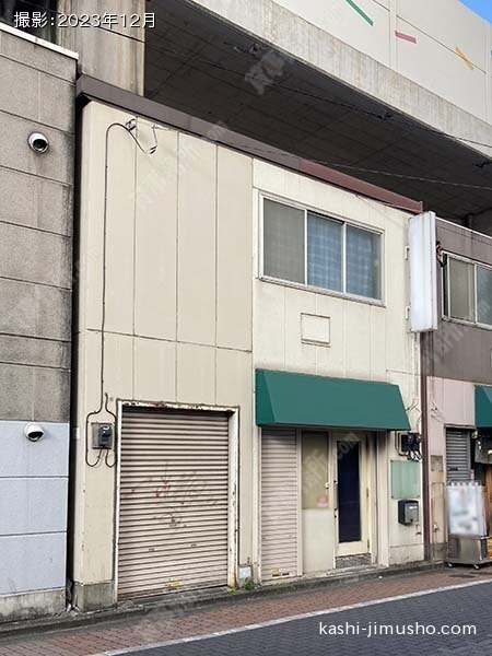 丸進ビルの外観