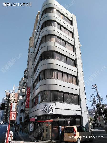 鈴木ビルの外観