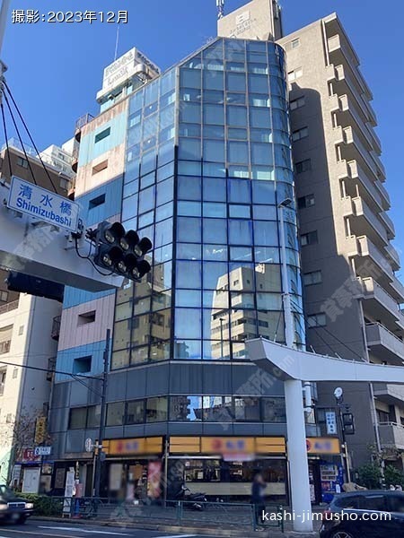 新宿ビジネスタワーの外観