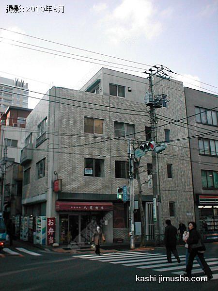 八尾ビルの外観