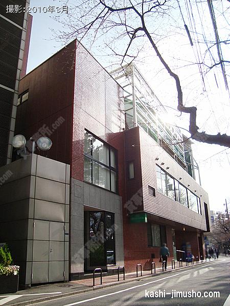 市ヶ谷スポーツプラザビルの外観