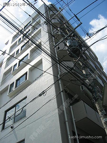 サントピア明大前ビルの外観