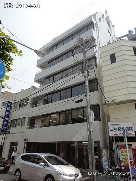 西川パーキングビルの外観