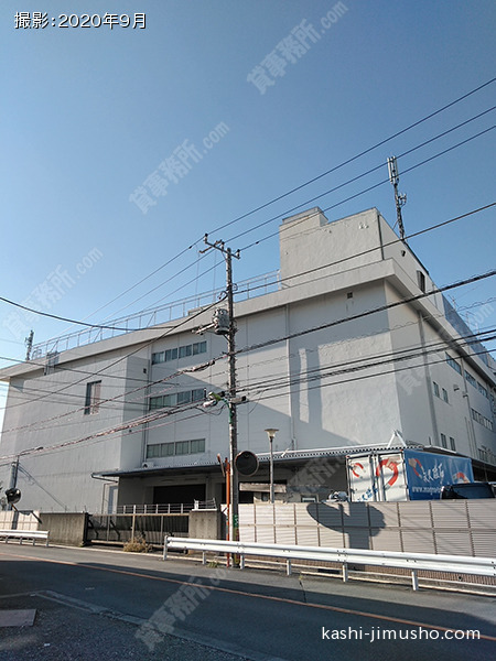 岩崎通信機内倉庫の外観