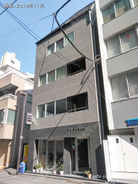 アヤティカビルの外観