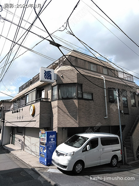 山川ビルの外観