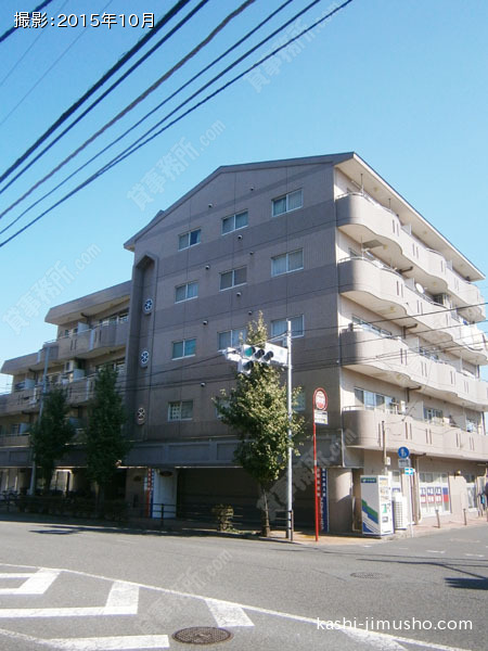 アーデンコート三鷹の外観