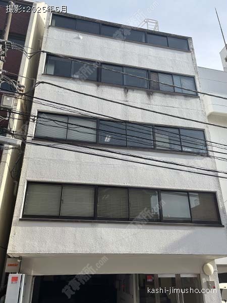 三栄ビルの外観