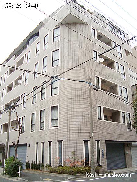 ヒーロービルの外観