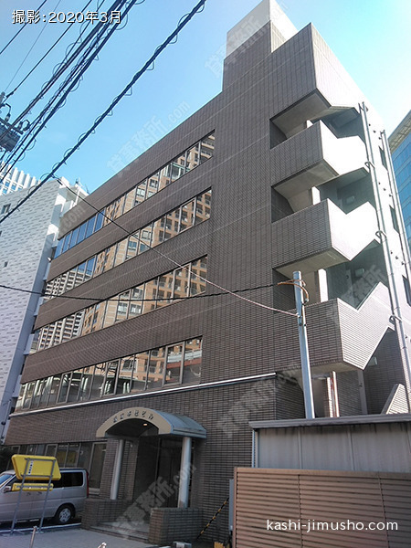 新倉本社ビルの外観