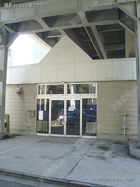 新馬場高架下の外観