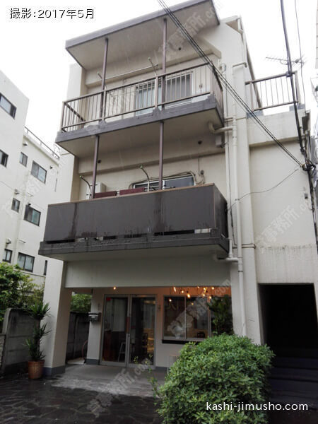 昌栄マンションの外観