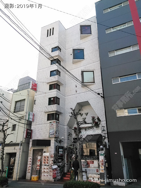 初雁ビルの外観