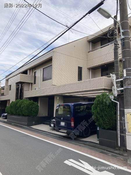 ROYAL FLATSの外観