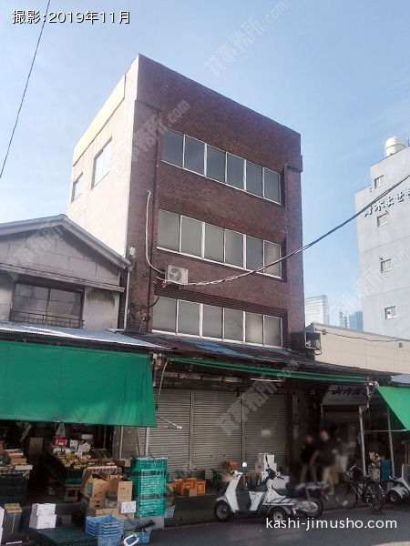 築地場外　一棟店舗ビルの外観