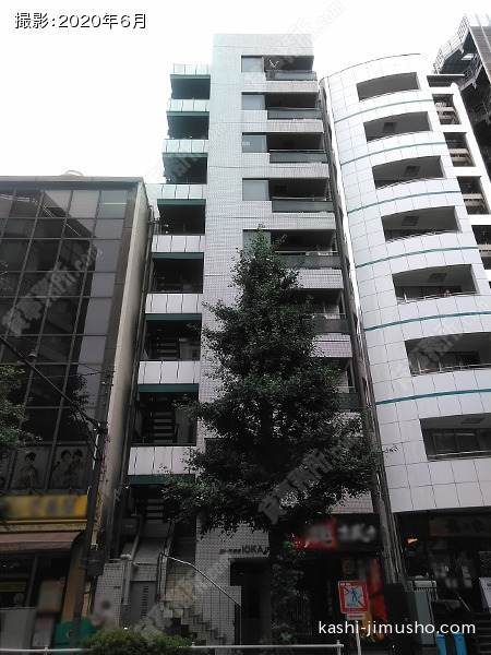 ストーク新宿井岡ビルの外観