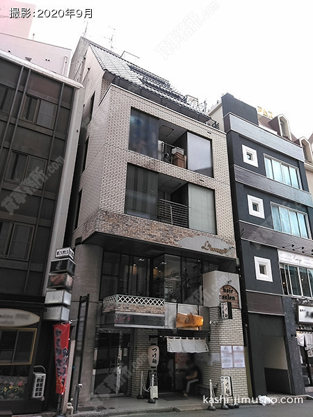 小川ビルの外観