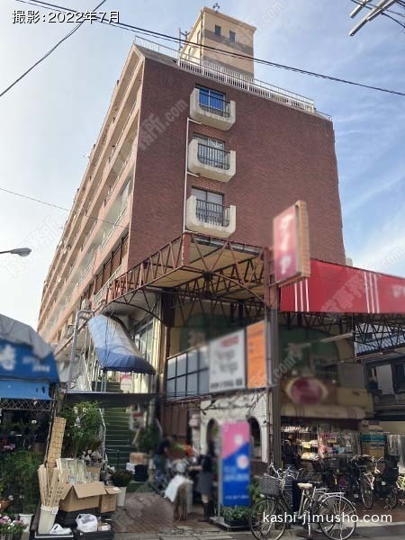 初台ワールドセンターの外観