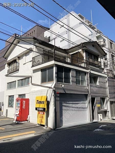上原事務所付倉庫の外観
