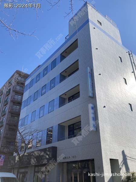 境南スカイビルの外観