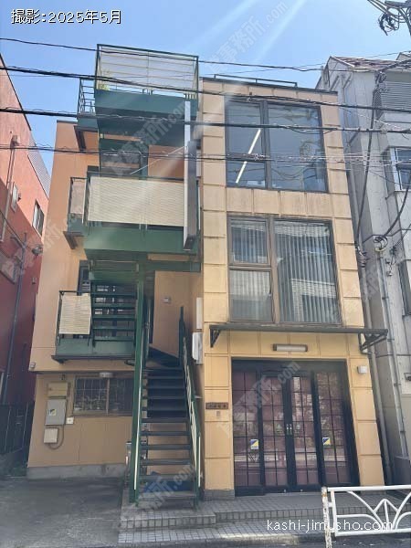 小山ビルの外観