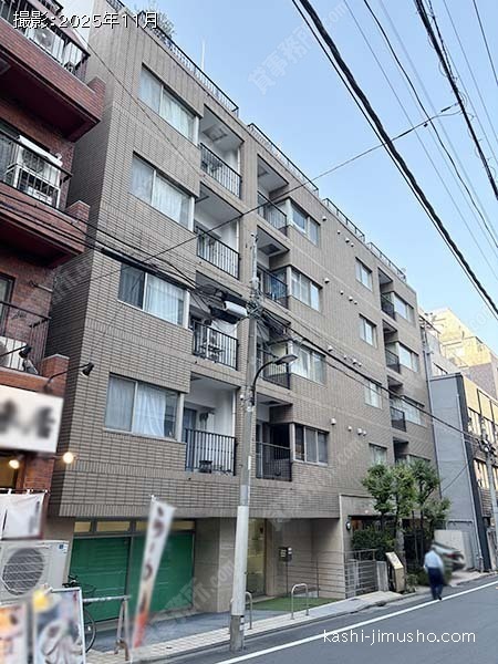 デュオスカーラ西新宿の外観