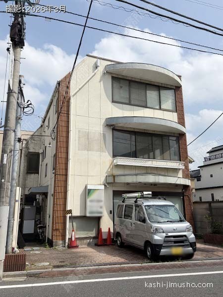 ウメダビルの外観