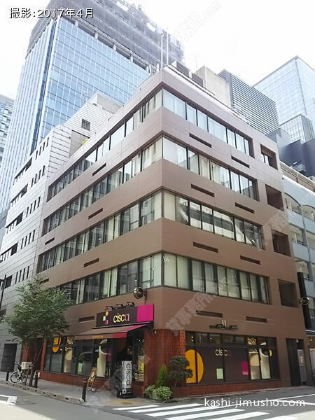 岡常本社ビルの外観